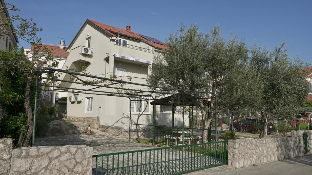 Apartments Bestak Крк Экстерьер фото