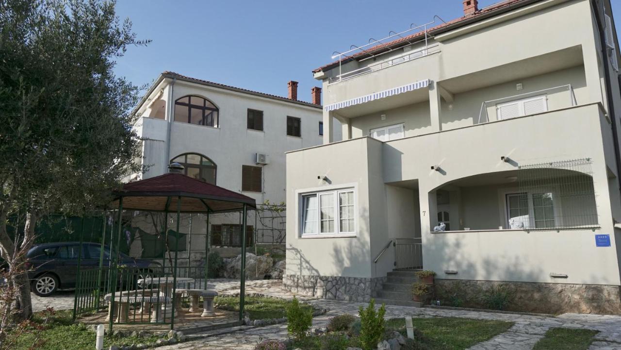Apartments Bestak Крк Экстерьер фото
